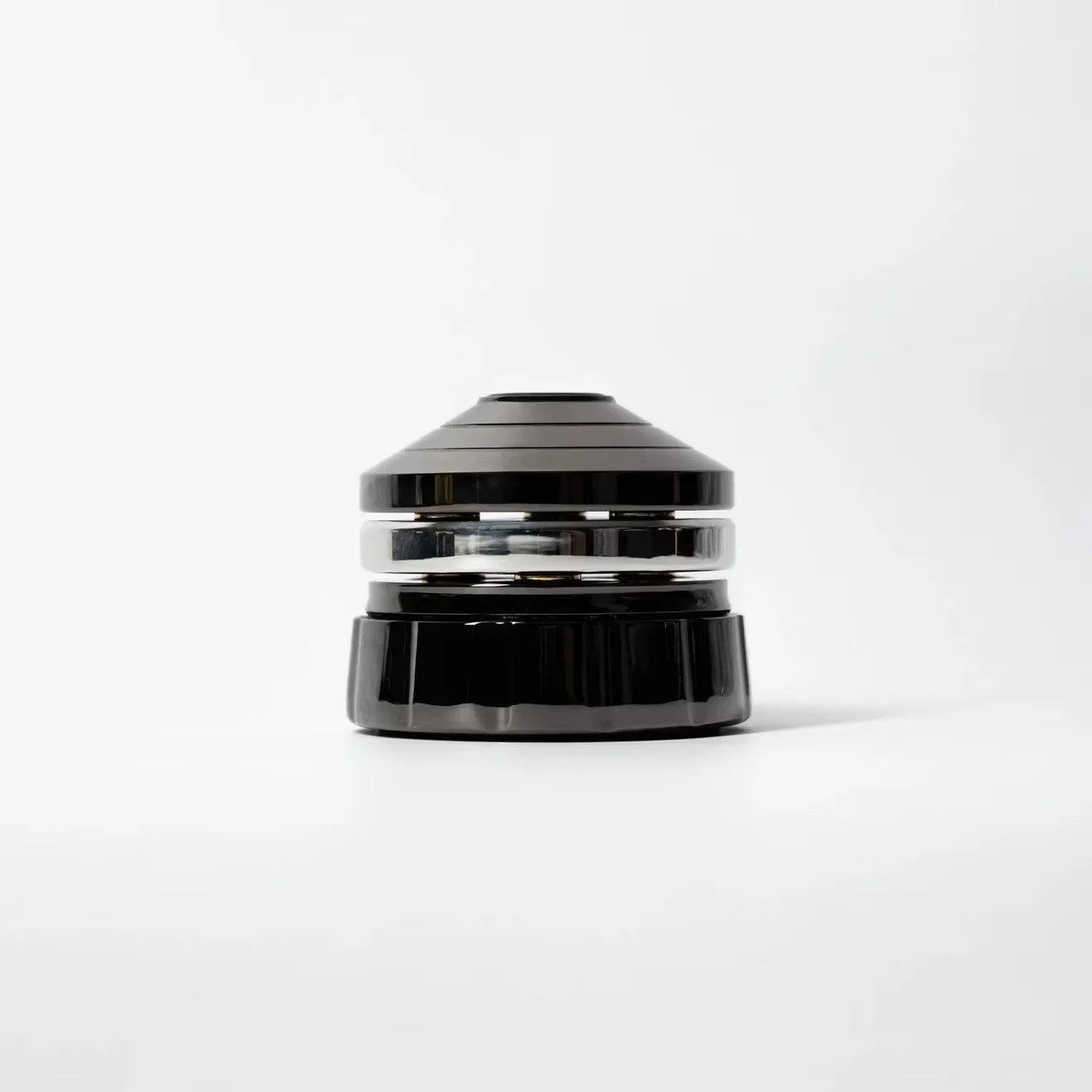 Omicron X4 — decouplers